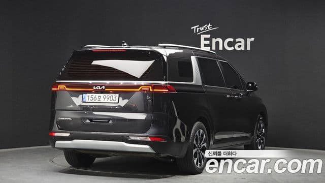 Kia Carnival 2022 — ფოტო 2/20