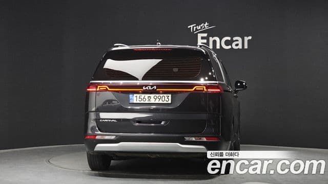 Kia Carnival 2022 — ფოტო 4/20