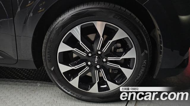 Kia Carnival 2022 — ფოტო 5/20
