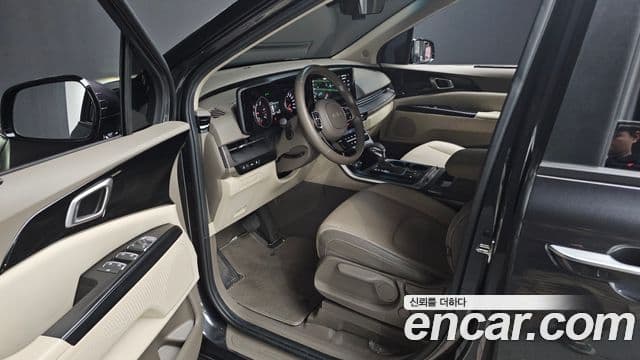 Kia Carnival 2022 — ფოტო 11/20