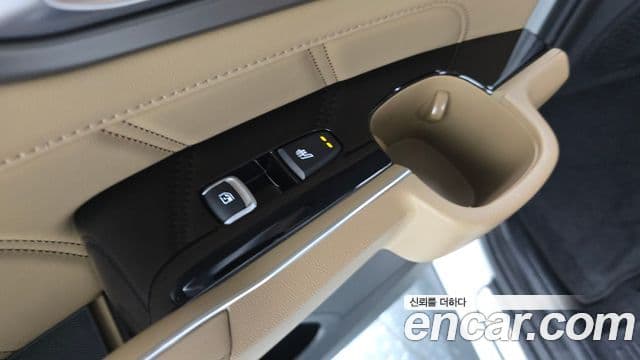 Kia Sorento 2023 — ფოტო 18/20