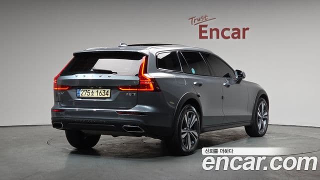 Volvo V60 Cross Country 2021 — Şəkil 12/20