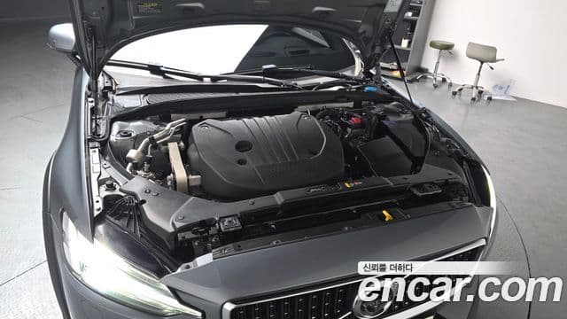 Volvo V60 Cross Country 2021 — Şəkil 20/20