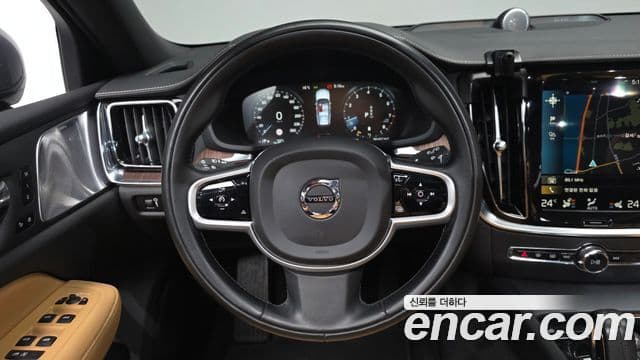 Volvo V60 Cross Country 2021 — Şəkil 15/20