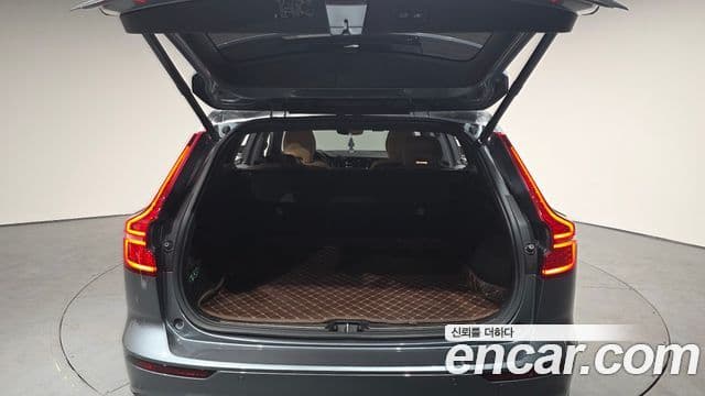 Volvo V60 Cross Country 2021 — Şəkil 14/20