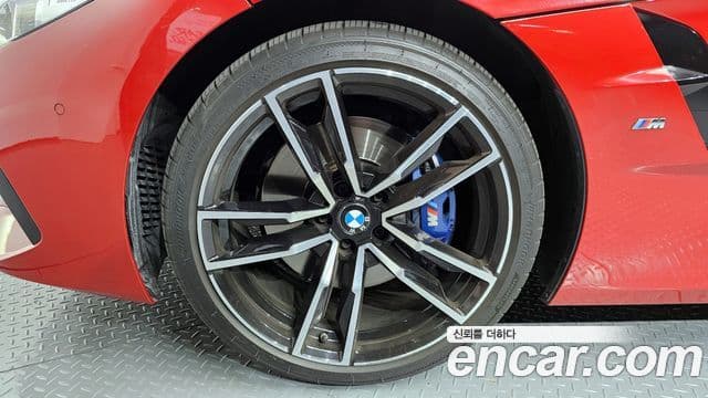 BMW Z4 2019 — Фото 5/20