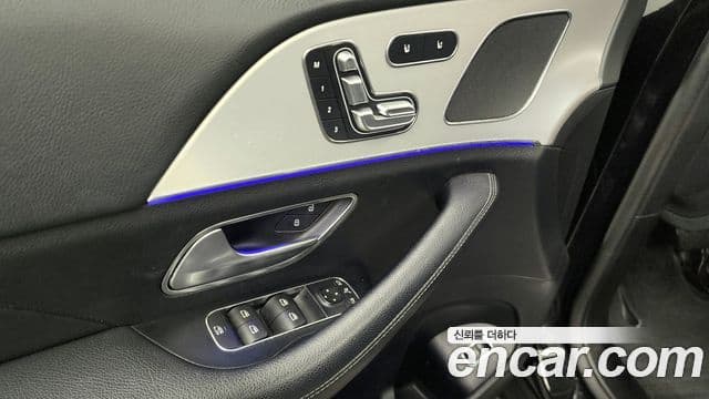 Mercedes-Benz GLE-Class 2019 — Şəkil 18/20