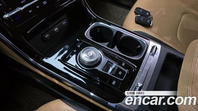 Kia Carnival 2020 — ფოტო 9/20