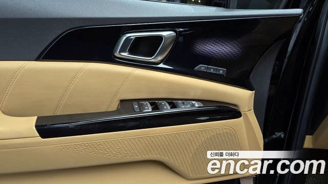 Kia Carnival 2020 — ფოტო 18/20