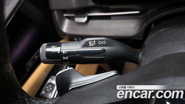Kia Carnival 2020 — ფოტო 19/20