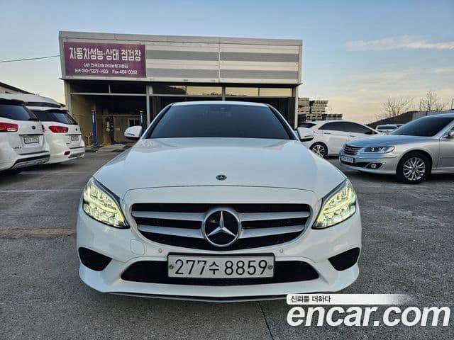 Mercedes-Benz C-Class 2020 — Photo 3/20