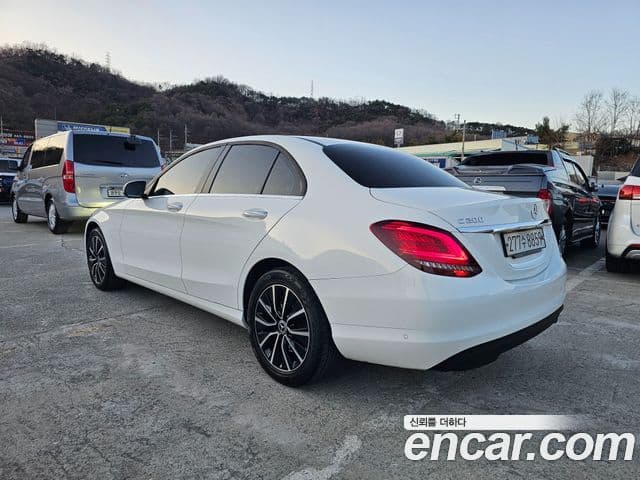 Mercedes-Benz C-Class 2020 — Photo 5/20
