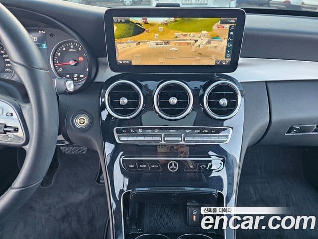 Mercedes-Benz C-Class 2020 — Photo 17/20