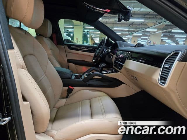 Porsche Cayenne 2021 — Photo 5/20
