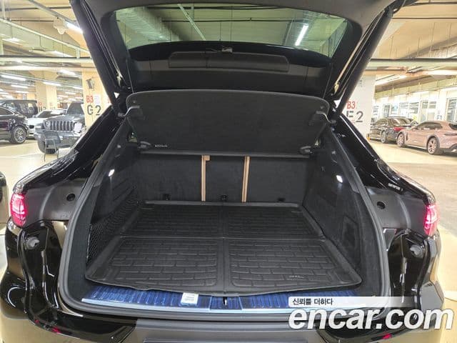 Porsche Cayenne 2021 — Photo 17/20
