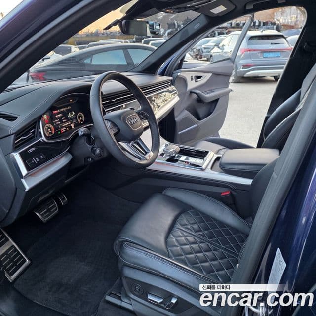 Audi Q7 2023 — ფოტო 15/20