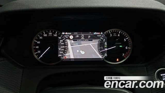 Land Rover Range Rover Velar 2023 — ფოტო 7/20