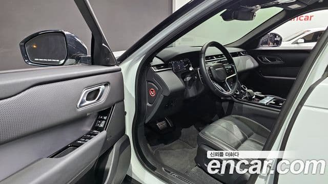 Land Rover Range Rover Velar 2023 — ფოტო 11/20