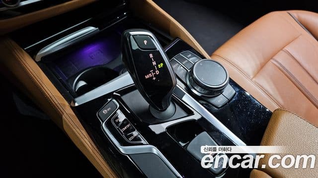 BMW 5 Series 2018 — ფოტო 9/20