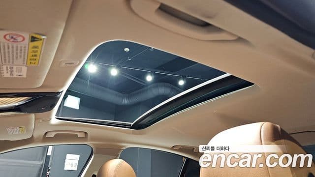 BMW 5 Series 2018 — ფოტო 17/20