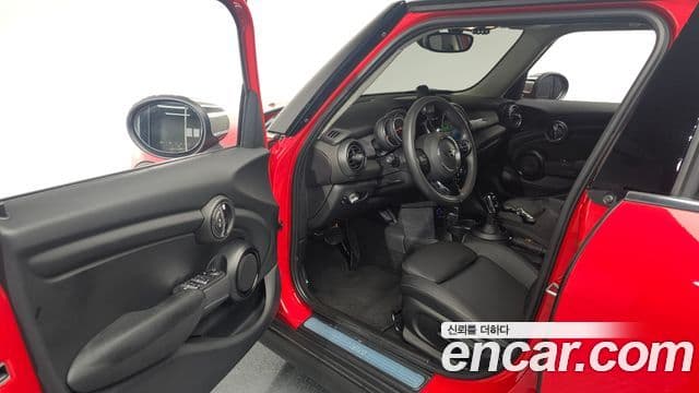 Mini Cooper 2020 — ფოტო 10/20