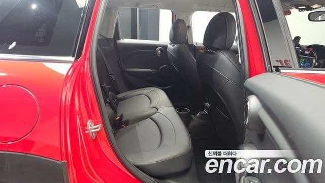 Mini Cooper 2020 — ფოტო 13/20