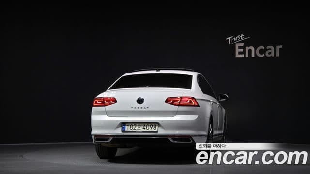 Volkswagen Passat GT 2021 — Şəkil 4/20