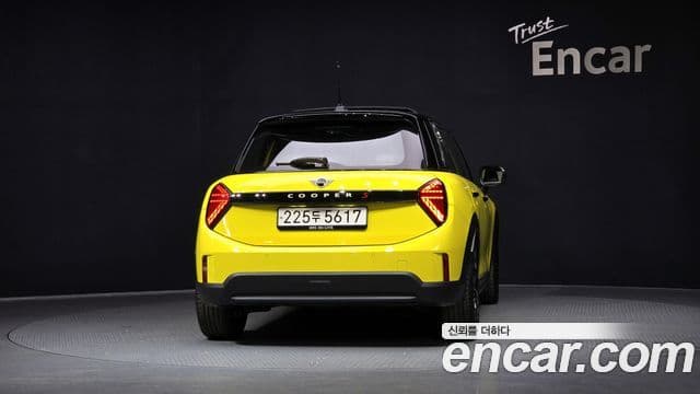 Mini Cooper S 2024 — ფოტო 4/20