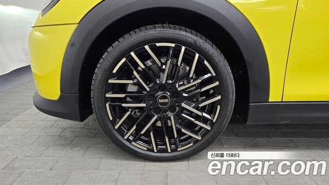 Mini Cooper S 2024 — фото 5 из 20