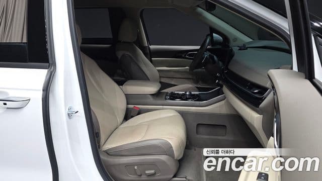 Kia Carnival 2024 — Şəkil 10/19