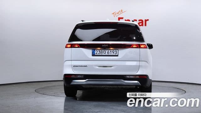 Kia Carnival 2021 — Фото 3/20