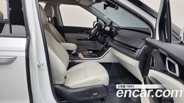 Kia Carnival 2021 — Фото 11/20