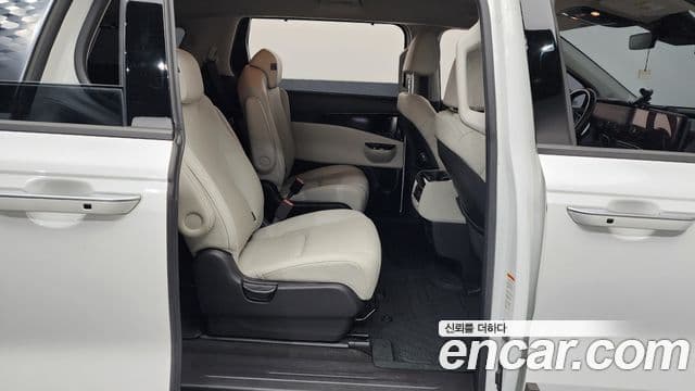 Kia Carnival 2021 — Фото 12/20