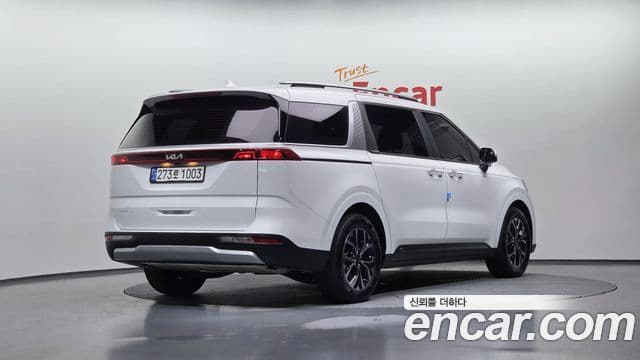 Kia Carnival 2022 — ფოტო 2/20