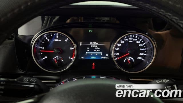 Kia Carnival 2022 — ფოტო 8/20