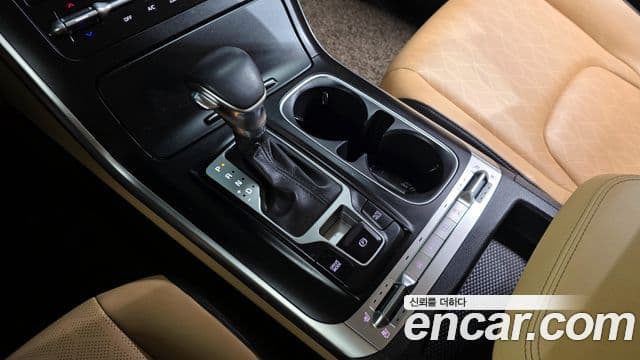 Kia Carnival 2022 — ფოტო 9/20