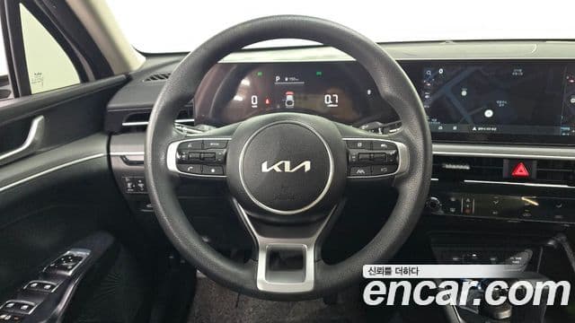 Kia K5 2023 — Şəkil 13/20