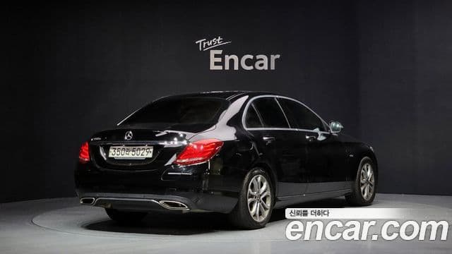 Mercedes-Benz C-Class 2018 — Şəkil 13/20