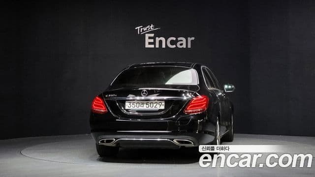 Mercedes-Benz C-Class 2018 — Şəkil 7/20