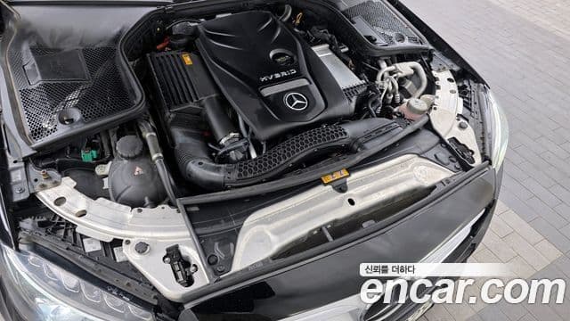 Mercedes-Benz C-Class 2018 — Şəkil 8/20