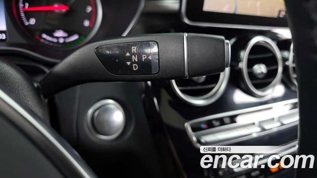 Mercedes-Benz C-Class 2018 — Şəkil 17/20