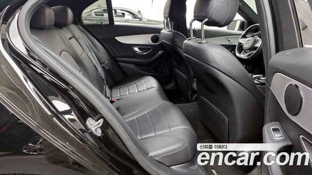 Mercedes-Benz C-Class 2018 — Şəkil 18/20