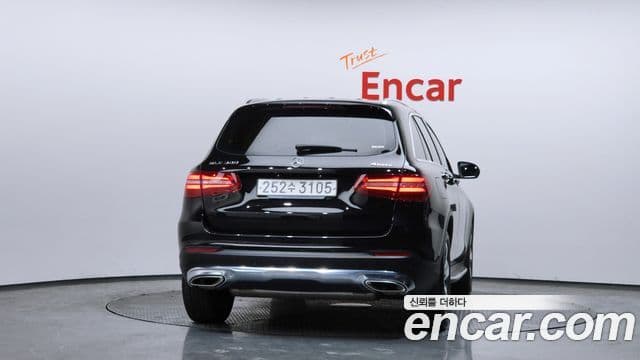 Mercedes-Benz GLC-Class 2019 — ფოტო 4/20