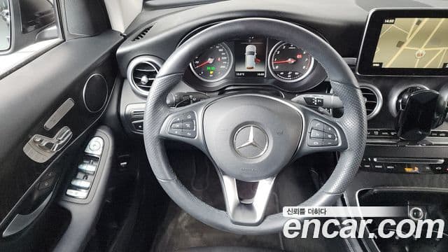 Mercedes-Benz GLC-Class 2019 — ფოტო 13/20