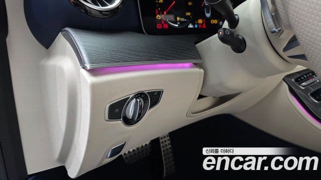 Mercedes-Benz E-Class 2022 — Şəkil 18/20