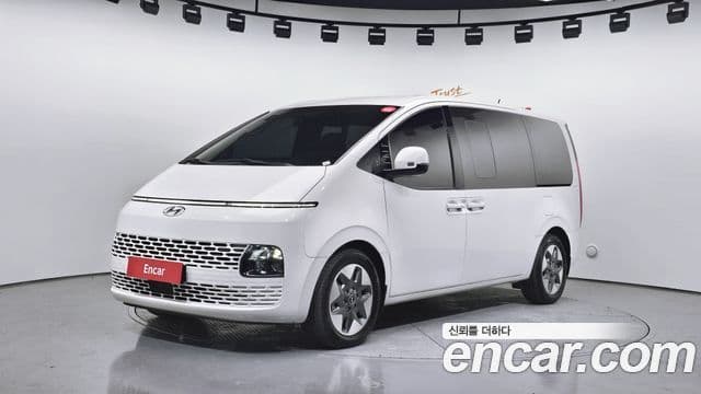 Hyundai Staria 2023 — ფოტო 1/20