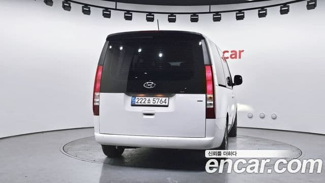 Hyundai Staria 2023 — ფოტო 4/20