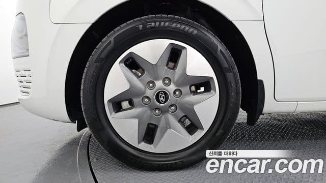 Hyundai Staria 2023 — ფოტო 5/20