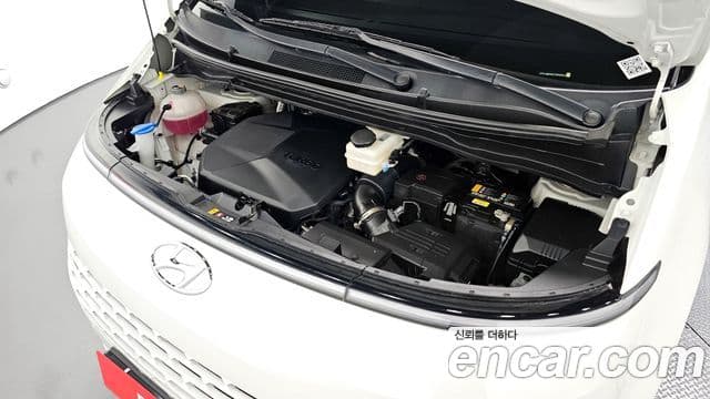 Hyundai Staria 2023 — ფოტო 6/20