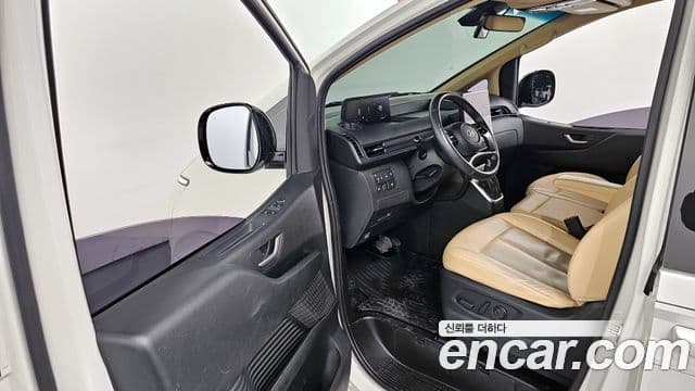 Hyundai Staria 2023 — ფოტო 10/20